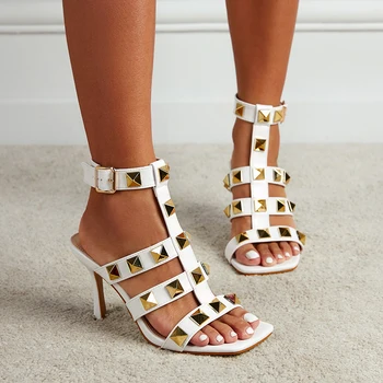 Nova Verão de Mulheres Sandálias da Moda Rebite de pés Quadrados de Tamanho Grande de Mulheres de Salto Alto Romano Sandálias das Mulheres Única Sapatos